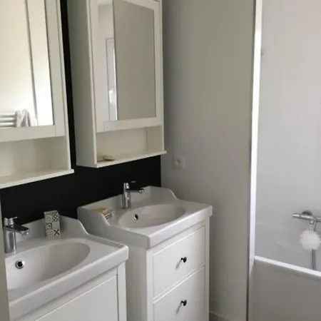 Maison Lumineuse Avec Suite Parentale Et Piscine A Deux Pas De La Plage Villa